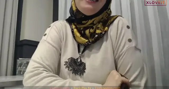 Xprensesx ifşa Türbanlı Milf amcığının derinliklerini gösterdi — xprensesx — Canlı Yayınlar · sahne 3