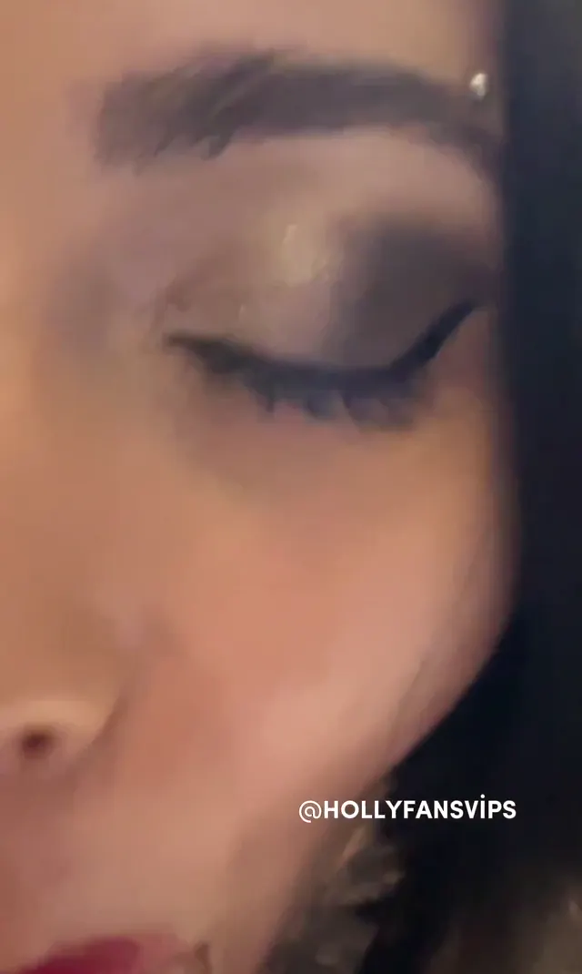 Yağmur Şimşek Porno Yılbaşı kostümlü sex videosu yayınladı — Yağmur Şimşek — Türk ifşa · sahne 1