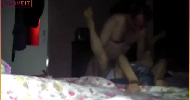 Yaşlı porno Türbanlı ağzına verip sikiyor — Amatör Porno · sahne 3