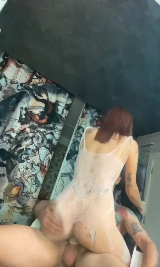 Kısa Porno Yasmin yarrak üzerinden bağırarak zıpladı — Tango Yasmin — Amatör Porno · sahne 2