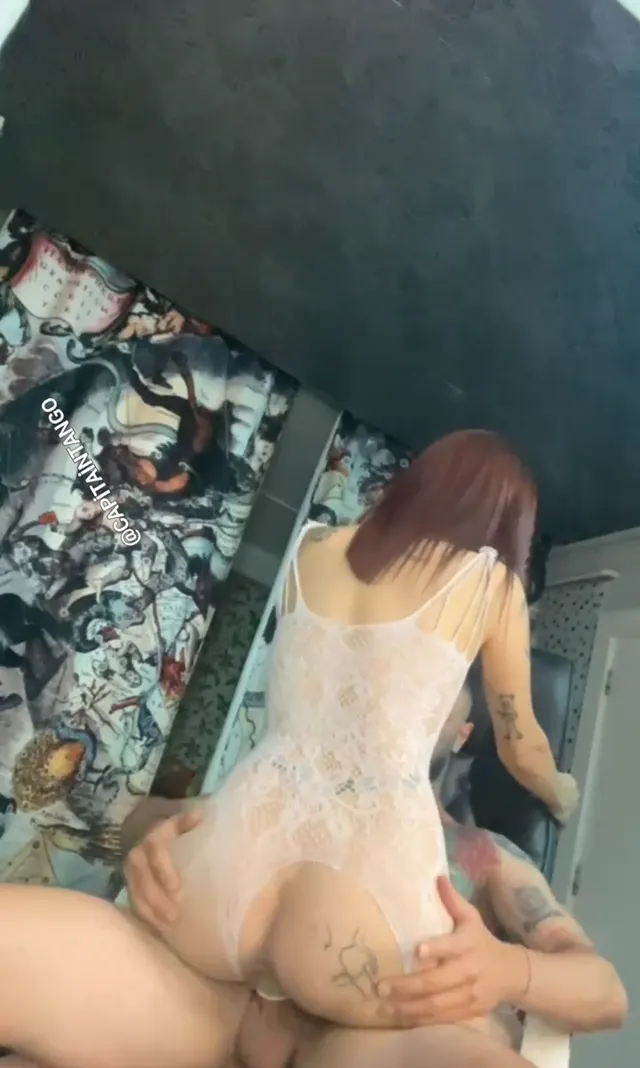 Kısa Porno Yasmin yarrak üzerinden bağırarak zıpladı — Tango Yasmin — Amatör Porno · sahne 3
