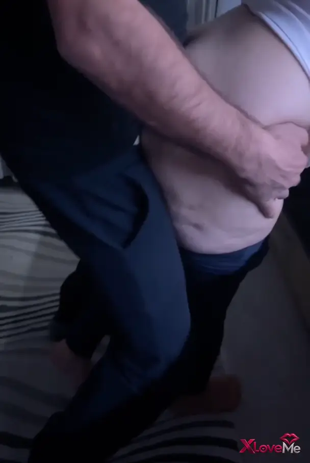 Bedava Porno İzle — Ayak üstü gelir gelmez adamın karısına geçirdi