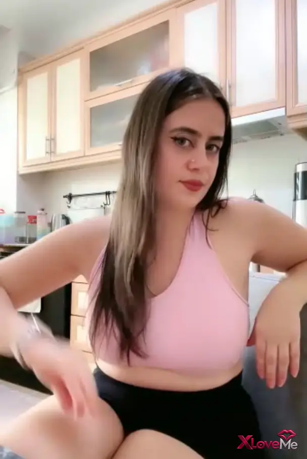 Ayşe Elbi ifşa Türk milften mini etekli yayın seyret — Ayşe Elbi