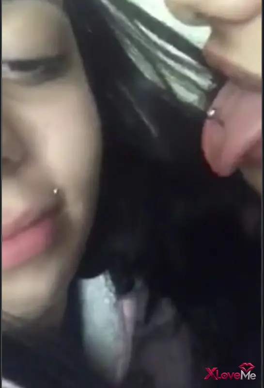 Lezbiyen Porno — Azgın Türk genç Lezbiyenler canlı yayında