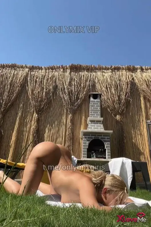 Azgın Porno — Berfe Ece Talin ifşa Çırıl çıplak sabah yogası yaptı — Berfe Ece Talin