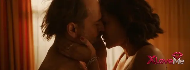 Ünlü Porno — Bergüzar Korel ifşa Filmden sevişme sahnesi