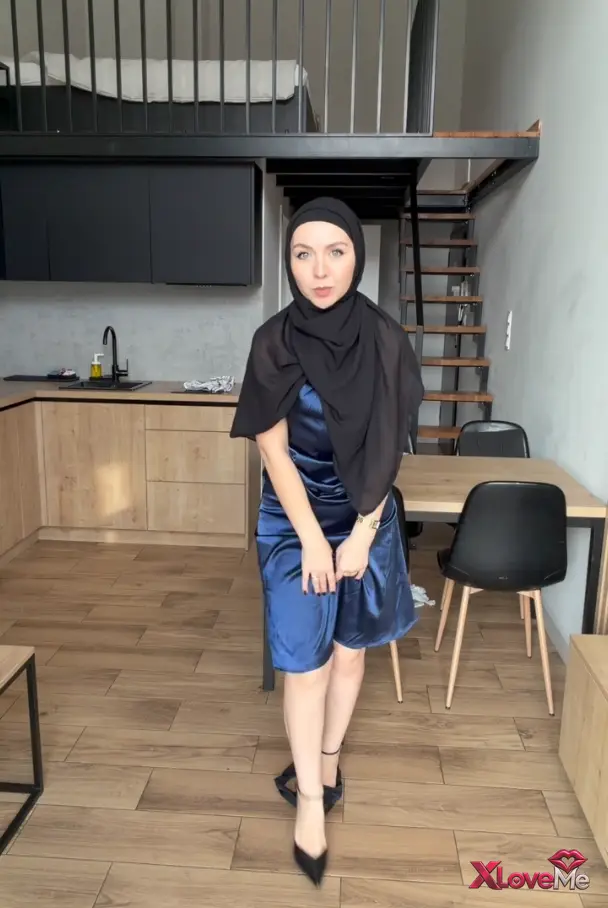 Çiğdemle Hayat ifşa Eteğin altından külotu çıkardı — Çiğdemle Hayat