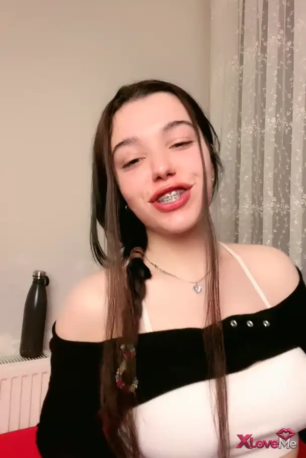 İfşa Alemi — Emine Dilara ifşa Lolita Türk kızının yayınını seyret