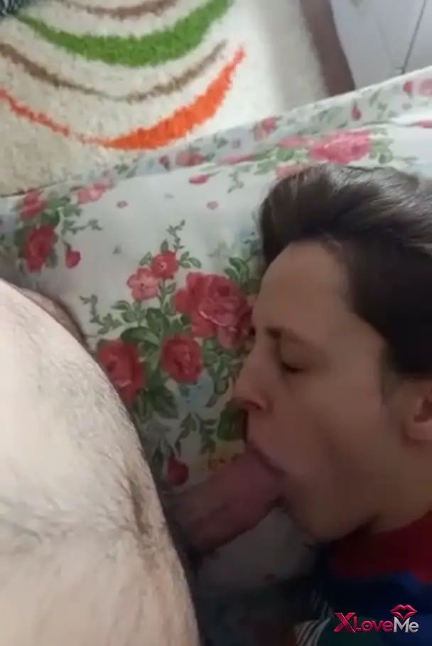 Köylü Porno — Enişte Porno Baldız sakso çekip büyük yarrak yedi