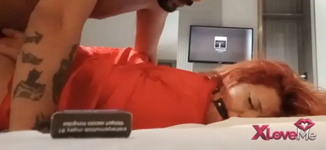 Hard Porno HottieKittyyy ağzı bağlı sikildi — Hard