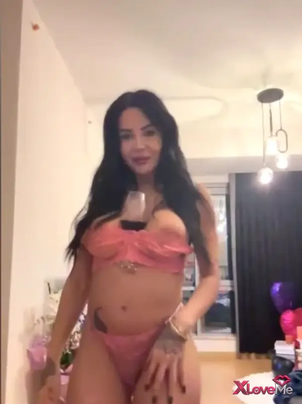 Melek Özçağan ifşa Şarap içip nude dans etti — Melek Özçağan