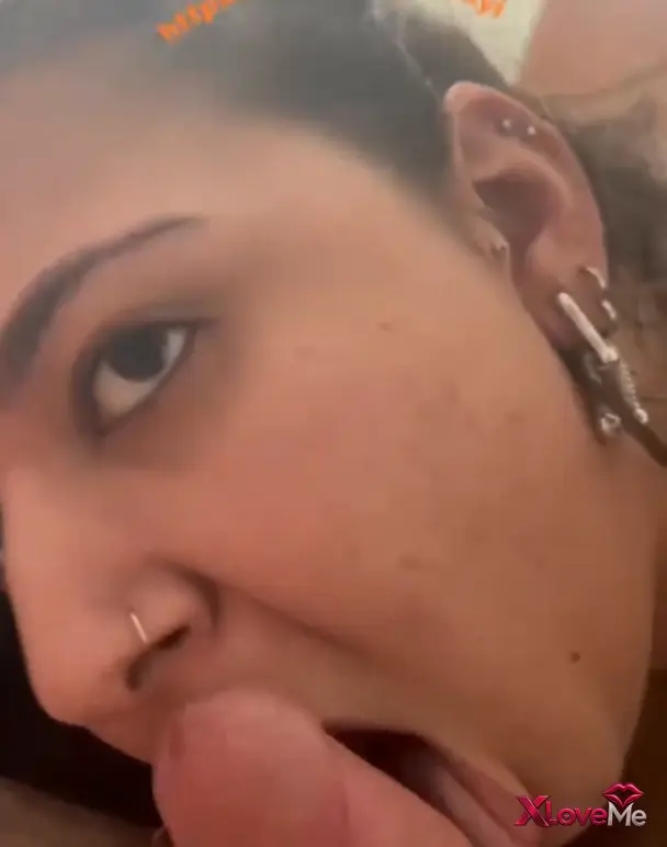 Şişman Porno — Şişman Porno Ateşli Melike sakso çekip amını siktirdi