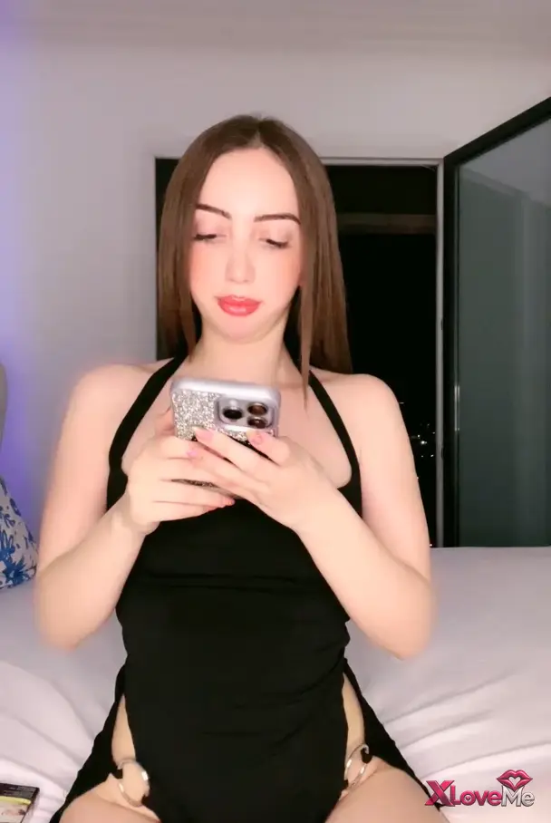 Tango Beril ifşa Türk lolita siyah gecelikle yayında — Tango Beril