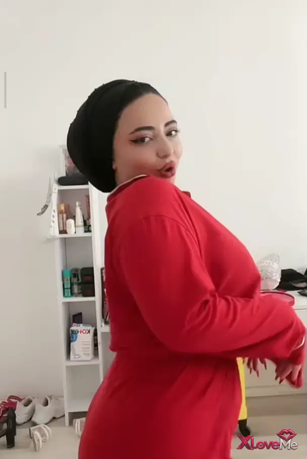 Tango Ceyda ifşa Evli büyük meme kalçalı hatun — Tango Ceyda
