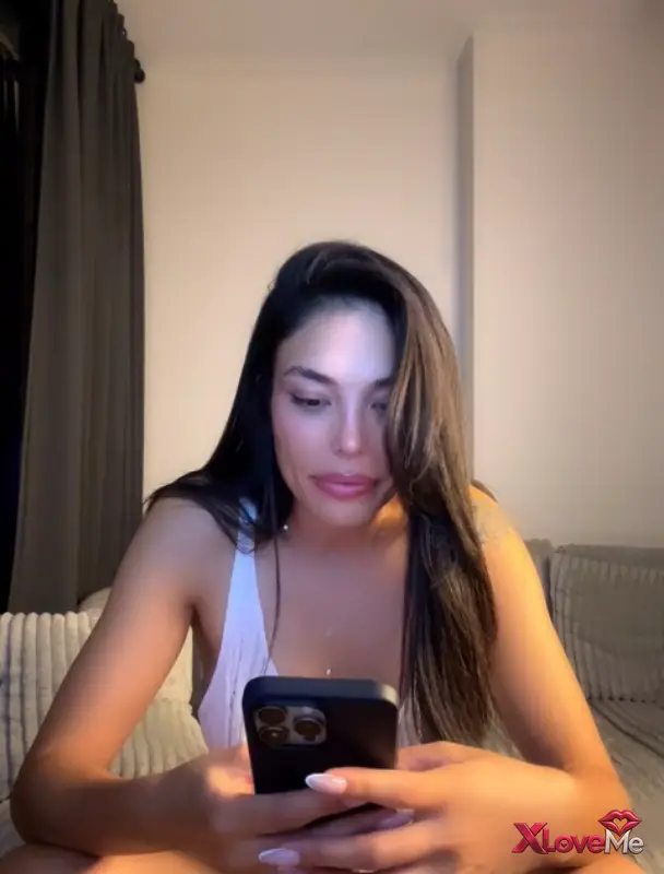 Tango Eco Ecem ifşa Seksi Türk esmer canlı yayında — Tango Eco Ecem