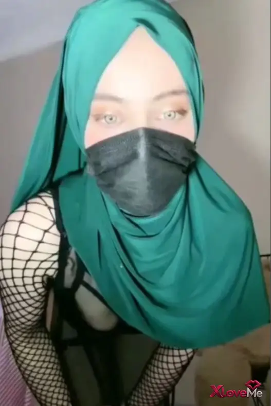 Canlı Yayınlar — Boncuk ifşa Transparan geceliğiyle gece yayını izle — Türbanlı Boncuk