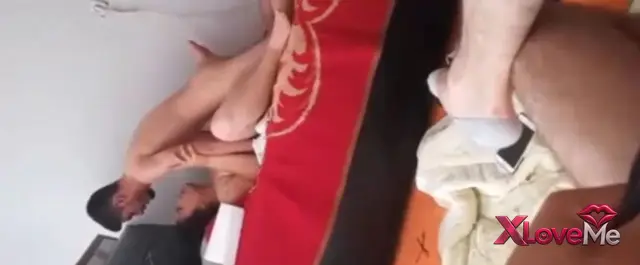 Konulu Porno — Üniversiteli porno Öğrenci evinde sırada bekleyenler var