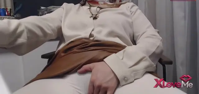 Para Karşılığı Porno — Xprensesx ifşa Türbanlı Milf yayında herşeyini sergiledi — xprensesx