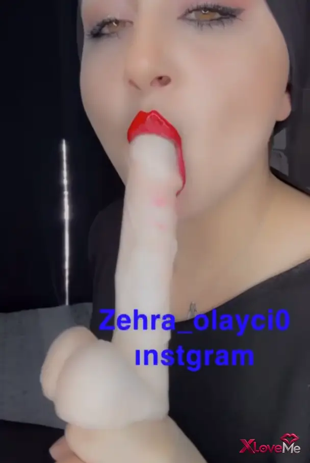 Azgın Porno — Zehra Olaycı ifşa Kapalı kadın sik yalar gibi dildo sömürdü — Zehra Olaycı