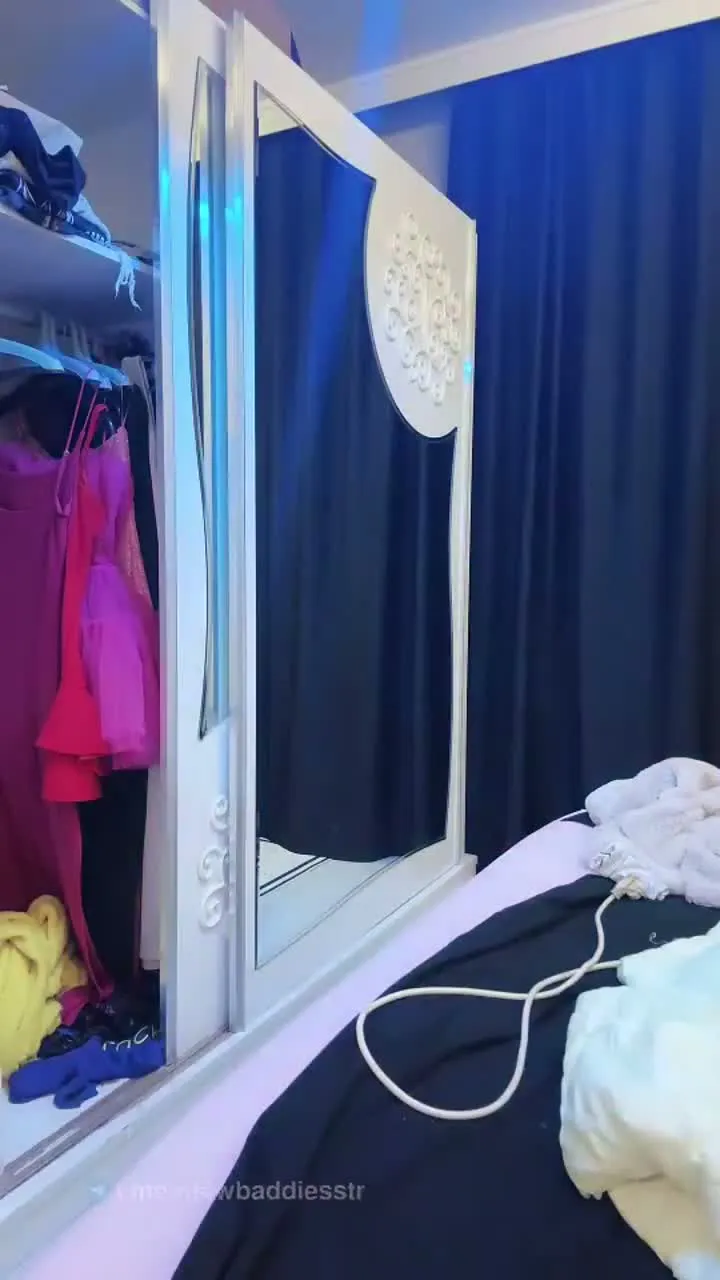 Afra ifşa Kırmızı gecelikle Bigo canlı yayında — Afra — Canlı Yayınlar