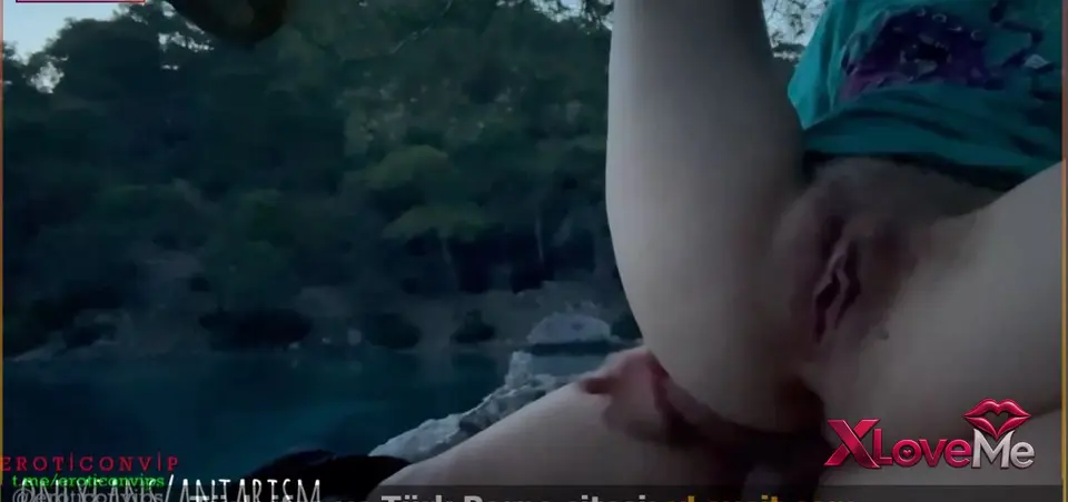 Muhteşem Göl Manzarasına karşı kayanın üzerinde Anal Sex — Antarism — Amatör Porno