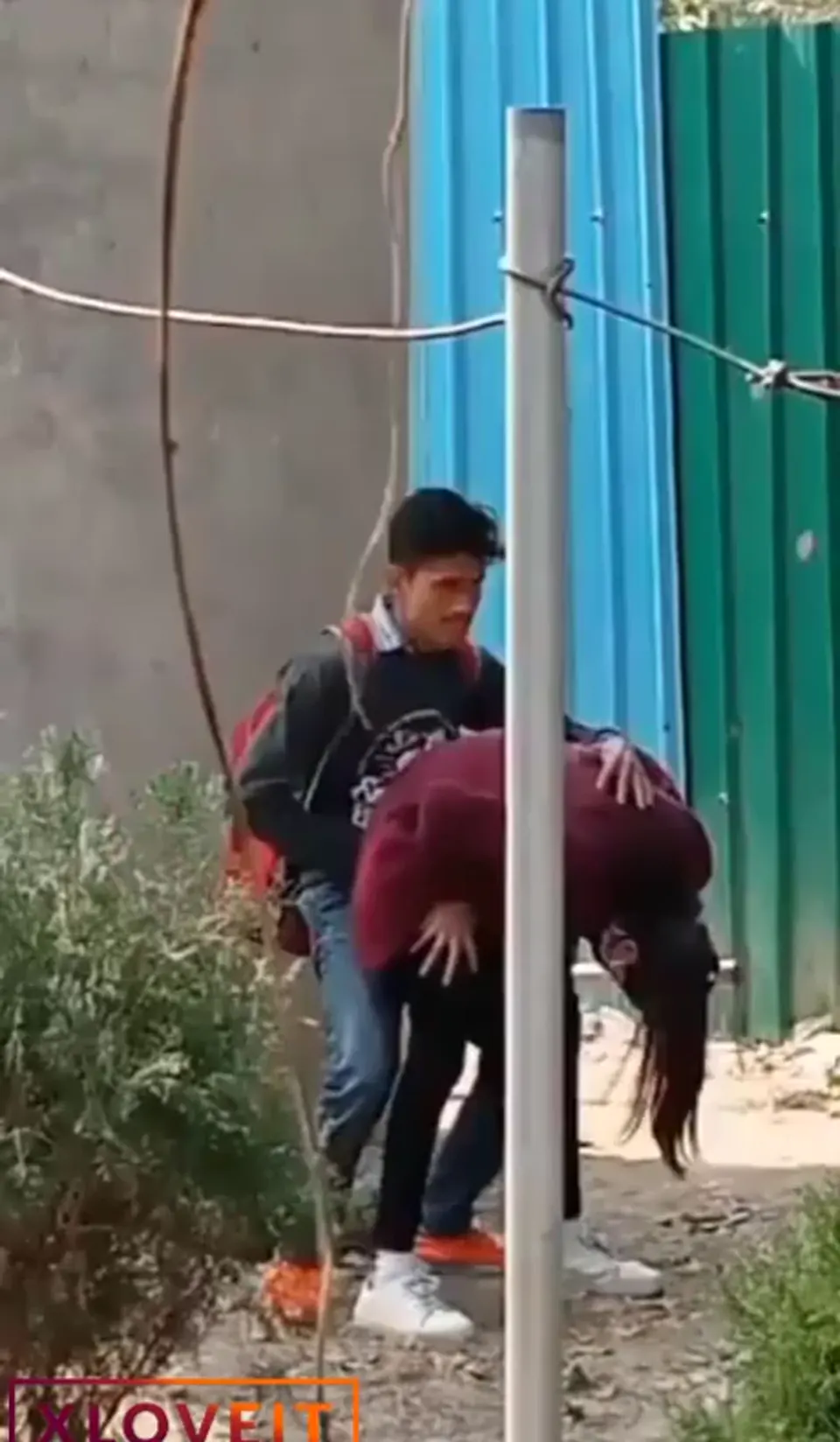Asyalı Liseliler sokak ortasında sakso sikiş — Türk Sakso