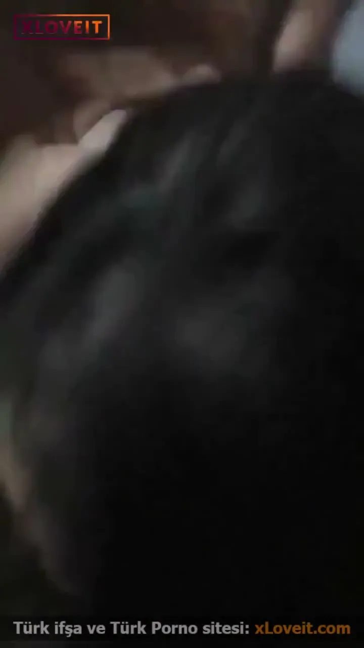 Ateşli olgunu sikmek için sıra bekliyorlar — Amatör Porno
