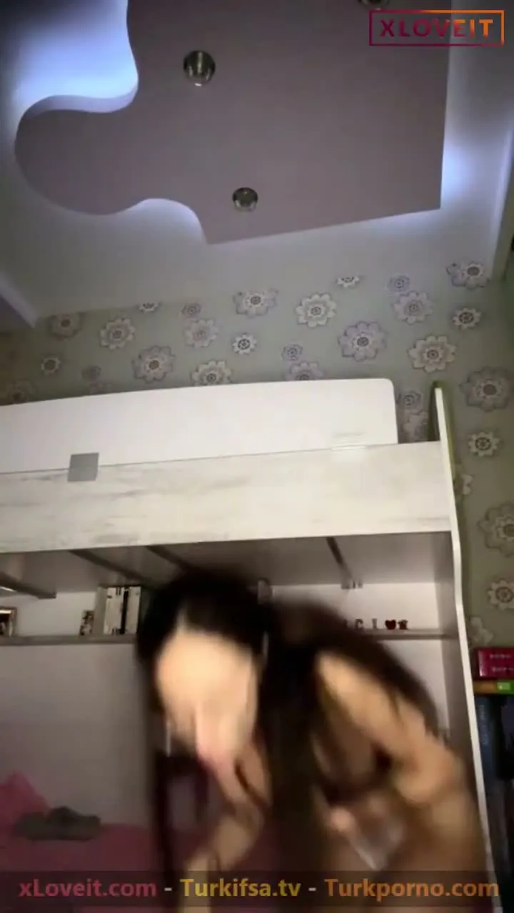 Ayla ifşa Çıtır seksi kızın yayınını seyret — Tango Ayla — Canlı Yayınlar
