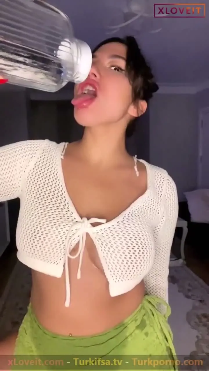Burcu Yıldız ifşa Estetikli koca memeleriyle yayında — Burcu Yıldız — Canlı Yayınlar