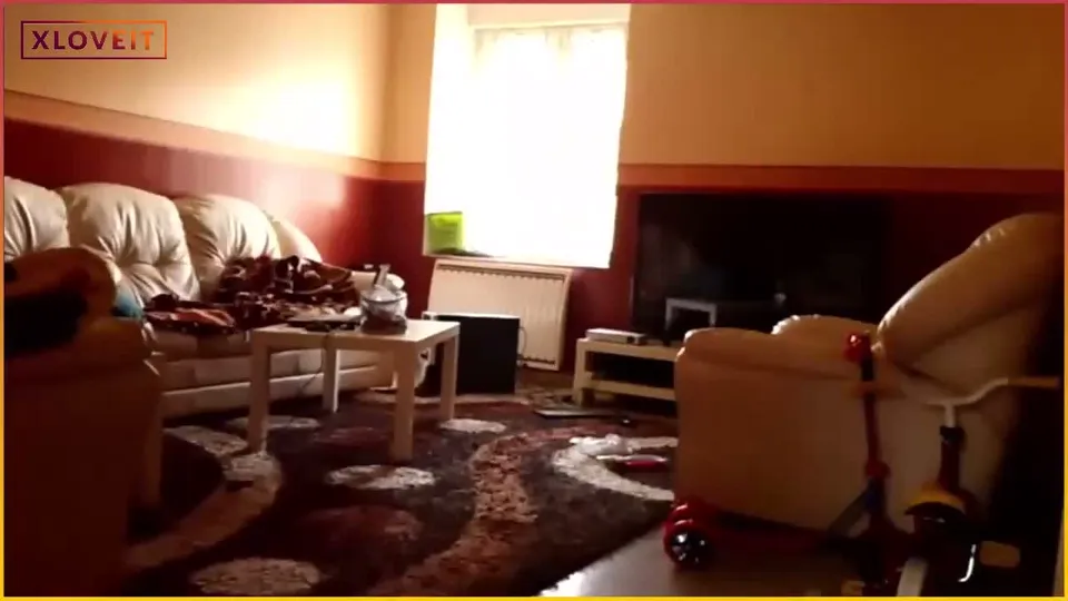 Dışarı çıkmadan hızlıca sikiyor Türk Milf — Amatör Porno