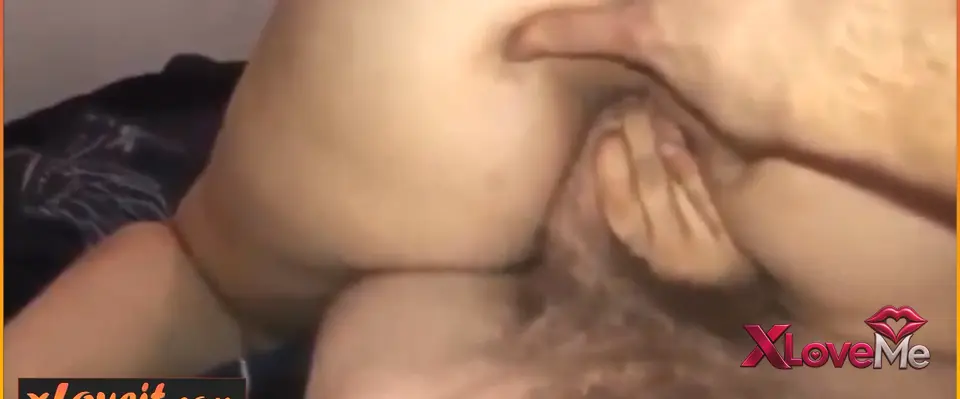 Dul komşusunu arkalı önlü becerdi — Amatör Porno