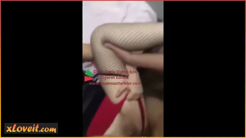 Soluk soluğa kalan Esmer çıtırı sikip yüzüne patladı — Amatör Porno
