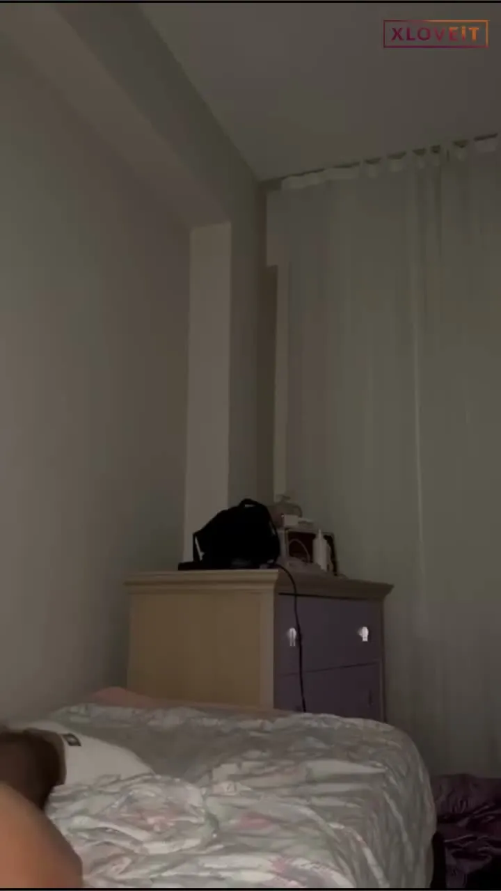 Genç Porno – Şirin kız sakso çekip sikildi — Türk Porno