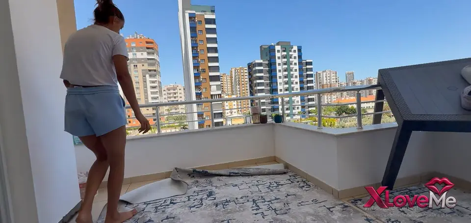 Göksu Düldül ifşa Katıl hatunu balkonu temizledi — Göksu Düldül — Türk ifşa