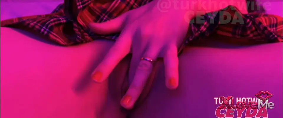 Hotwife Ceyda ifşa Kolej etekli nude video çekti — Hotwife Ceyda — Türk ifşa