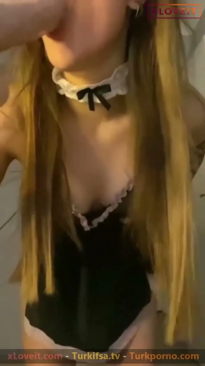Tango Helga ifşa damarlı dildosunu ağzında gezdirdi — Tango Helga — Türk ifşa