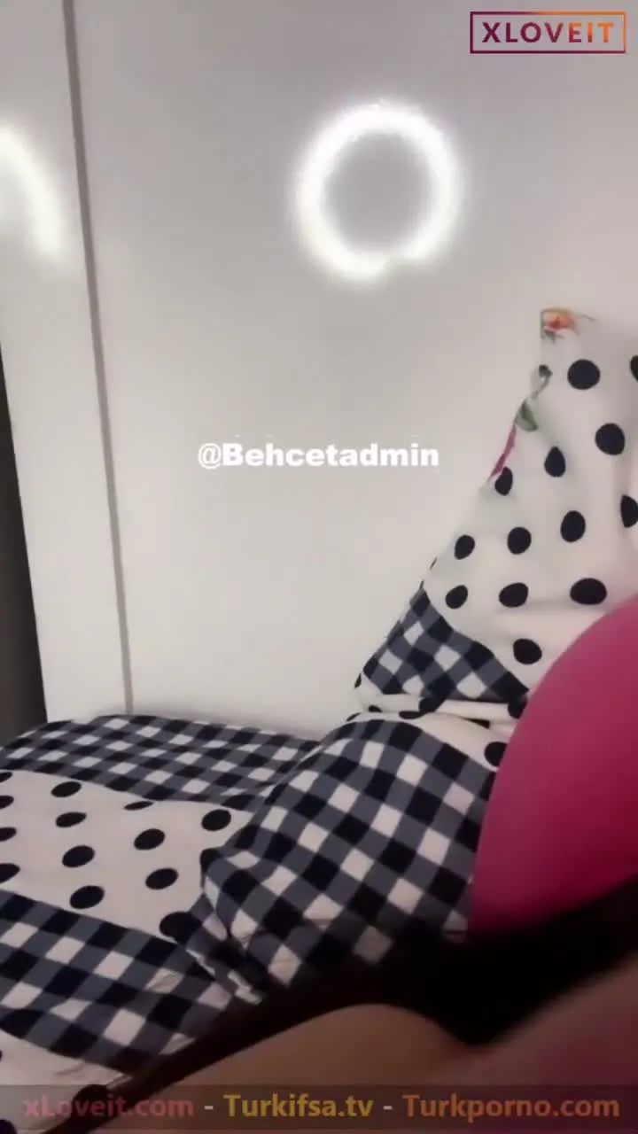 Liseli Leyla ifşa İnleyerek amcığını ovaladı — Leyla — Canlı Yayınlar