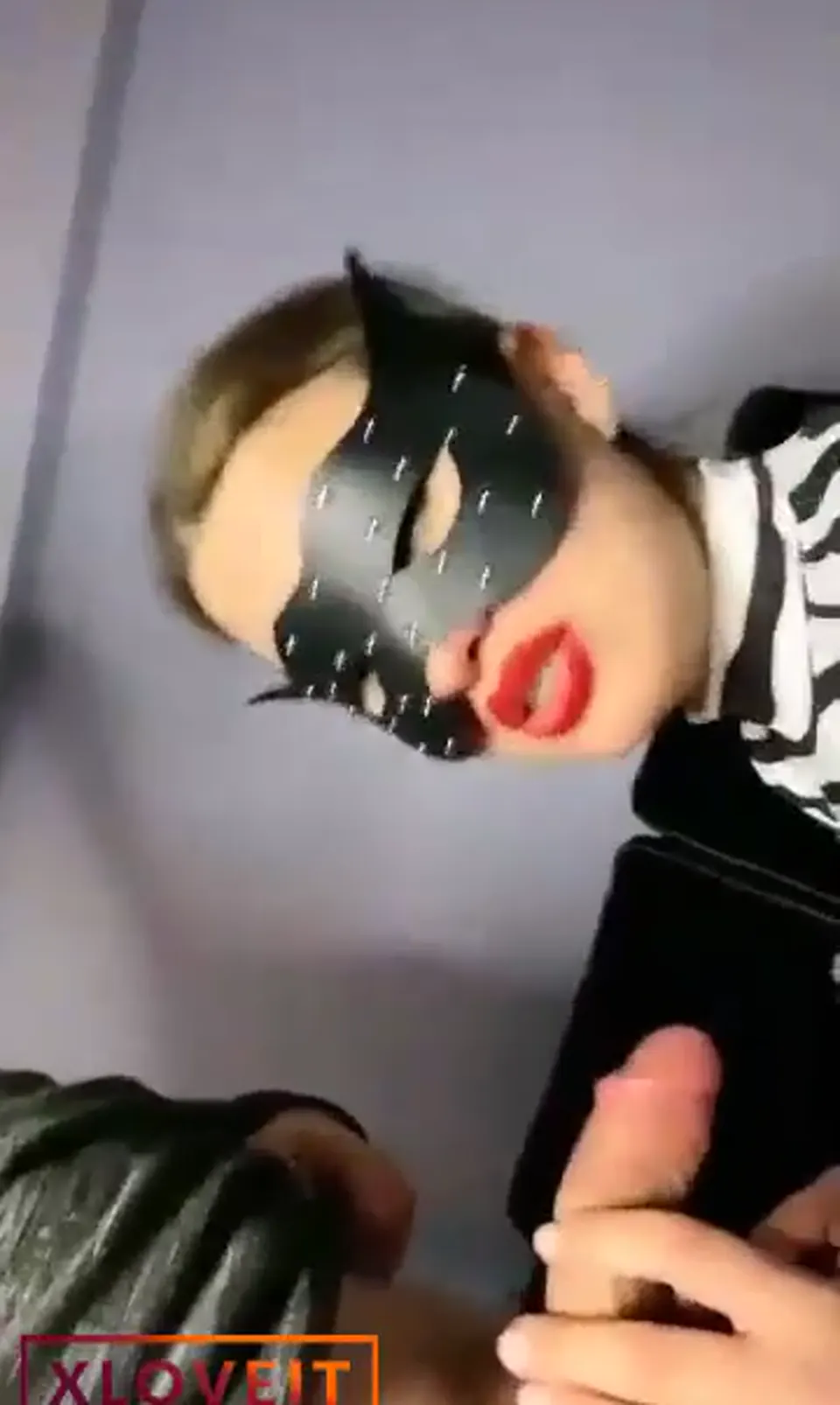 Maskeli çiftten HD canlı sex seyret — Mobil Porno