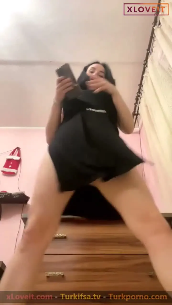 Tango Mila ifşa Güzel Türk kızından etek altı video — Tango Mila — Canlı Yayınlar