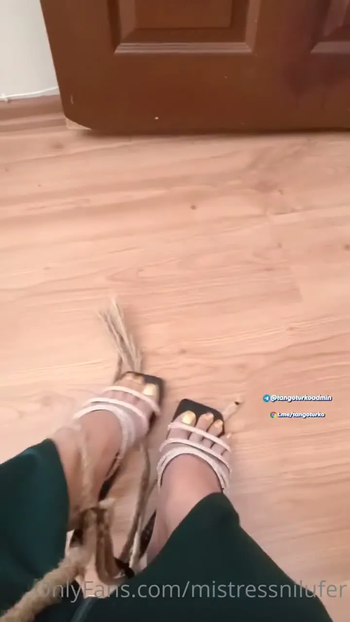 Mistress Nilüfer ifşa – Türbanlı olgun fetiş videolar Vol 16 — Mistress Nilüfer — Türk ifşa