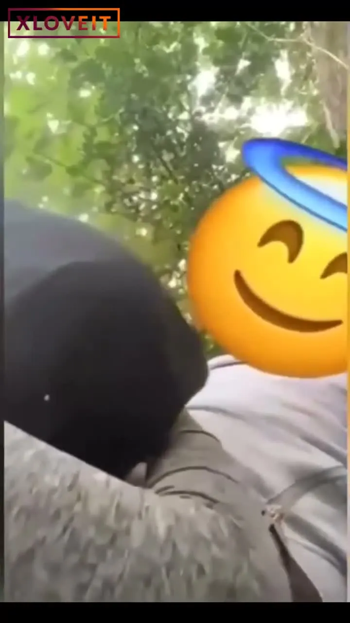 Parkta Suriyelinin ağzına veriyor — Amatör Porno