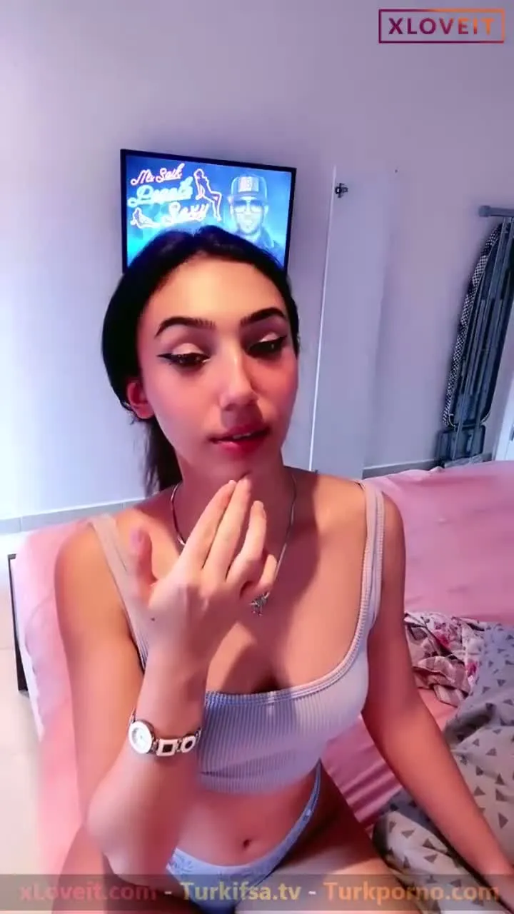Peri ifşa genç zayıf kızdan twerk seyret — Peri — Canlı Yayınlar