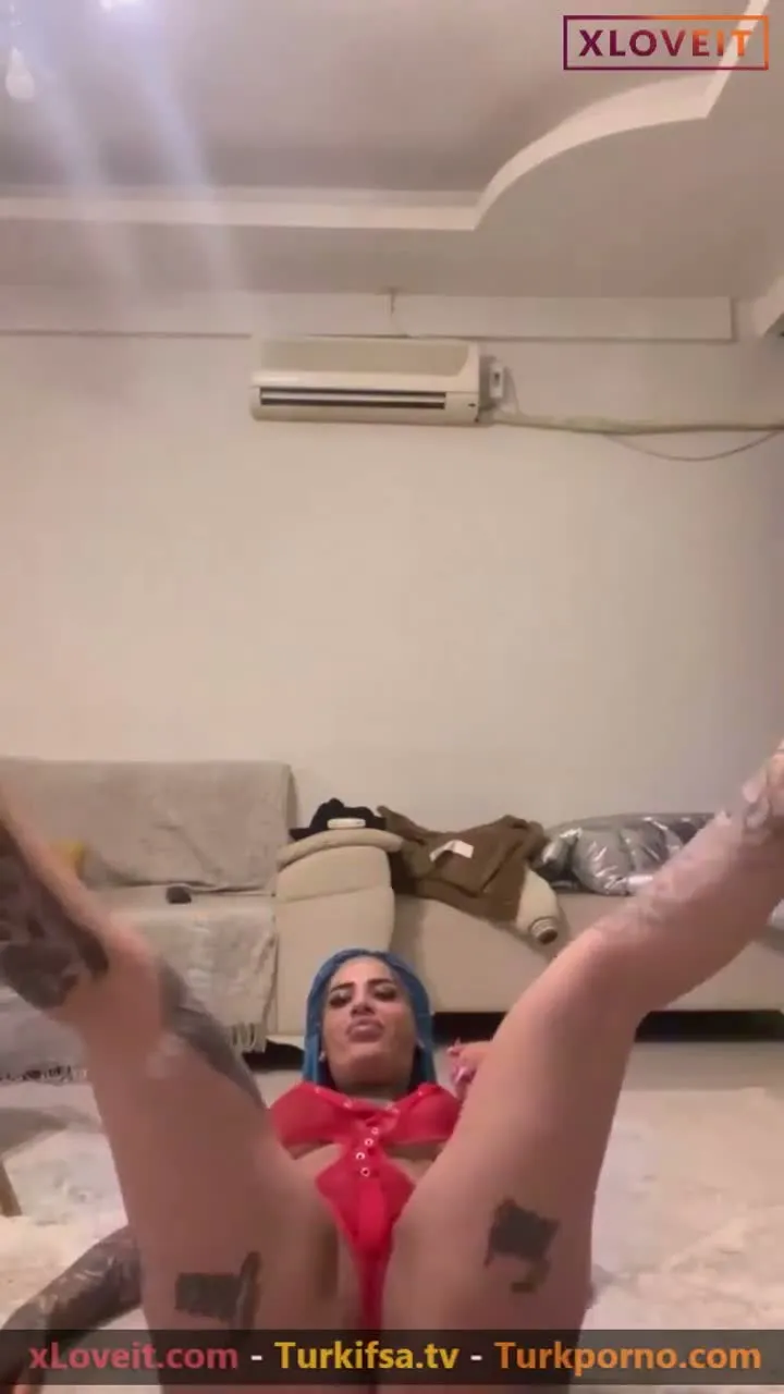Raperin ifşa Kırmızı sikiş elbisesiyle hunharca twerk yaptı — Raperin Yılmaz — Canlı Yayınlar