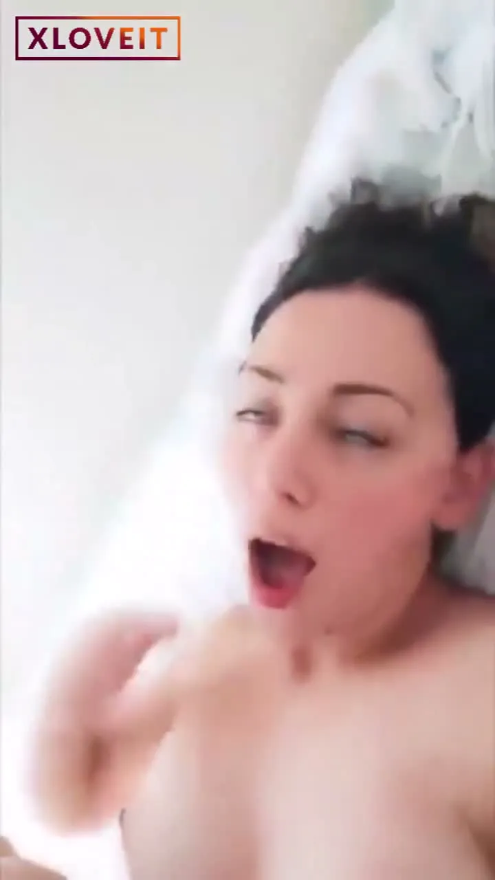 Sakso izle kıvırcık Türk hatun — Amatör Porno