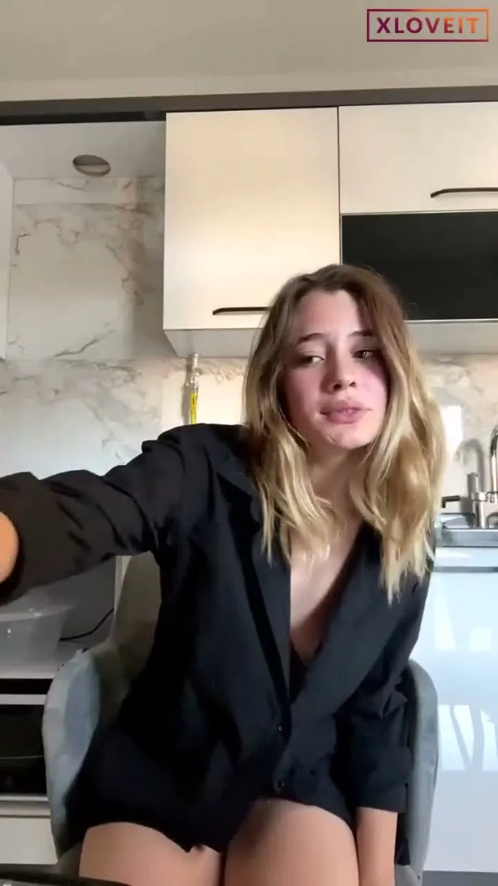 Tango Rüya ifşa Genç kızın sexy yayını — Tango Rüya — Türk ifşa
