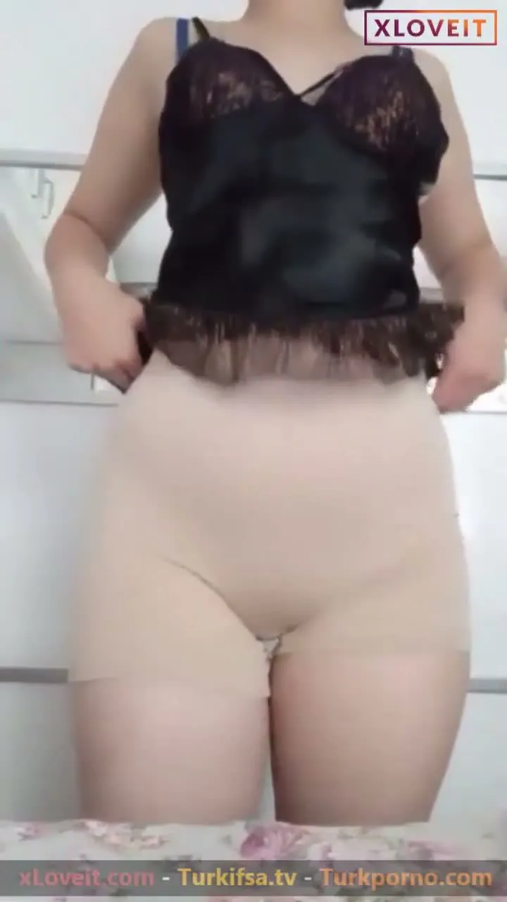 Tango Sude ifşa Ateşi başında kapalı gecelikli yayında — Tango Sude — Canlı Yayınlar
